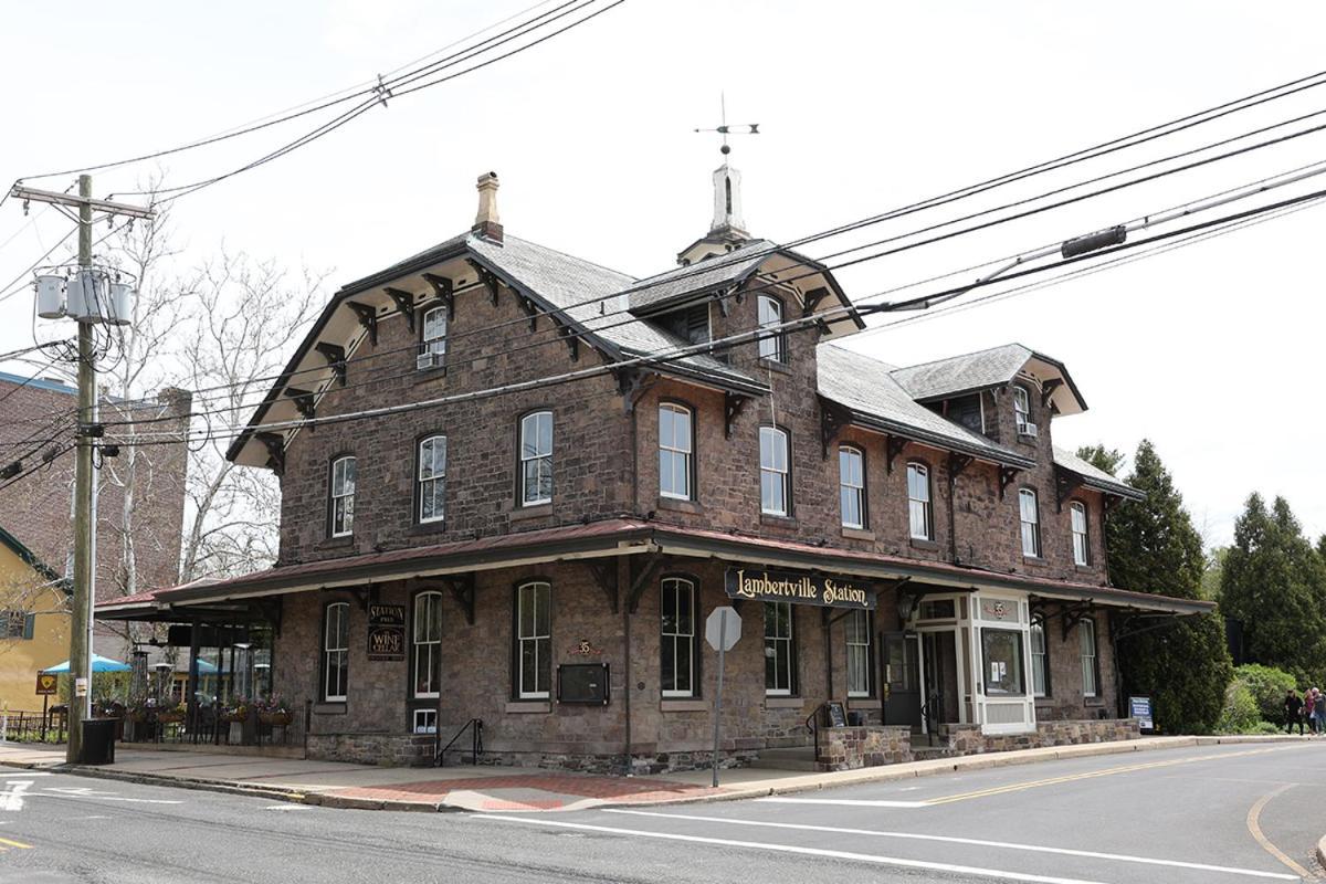 Lambertville Station Inn Экстерьер фото